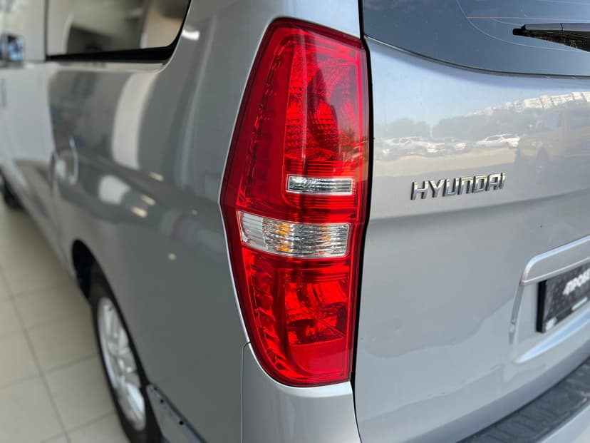Hyundai H-1 с пробегом, 2016 год, Волгоград, 2.5 дизель, Механика - вид 10