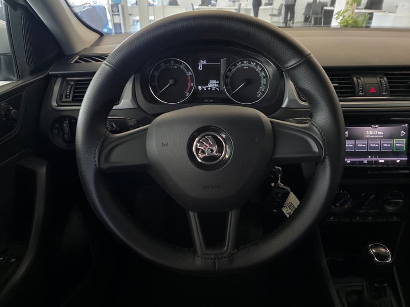 Skoda Rapid с пробегом, 2019 год, Волгоград, 1.6 бензин, Механика - вид 12