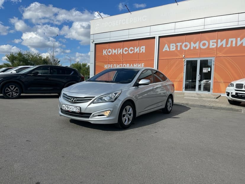 Hyundai Solaris с пробегом, 2015 год, Волгоград, 1.6 бензин, Автомат