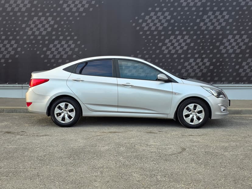 Hyundai Solaris с пробегом, 2015 год, Волгоград, 1.4 бензин, Механика - вид 6