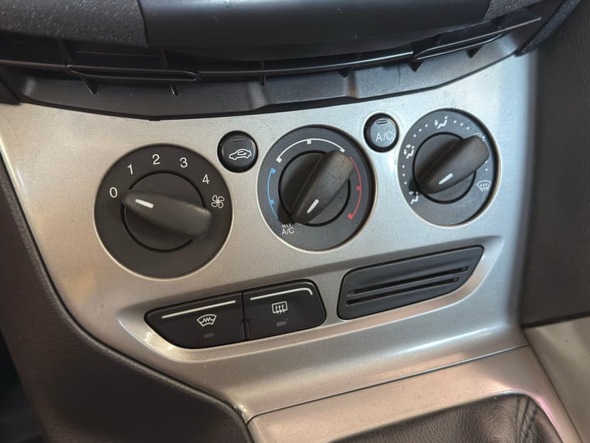 Ford Focus с пробегом, 2012 год, Волгоград, 1.6 бензин, Механика - вид 13