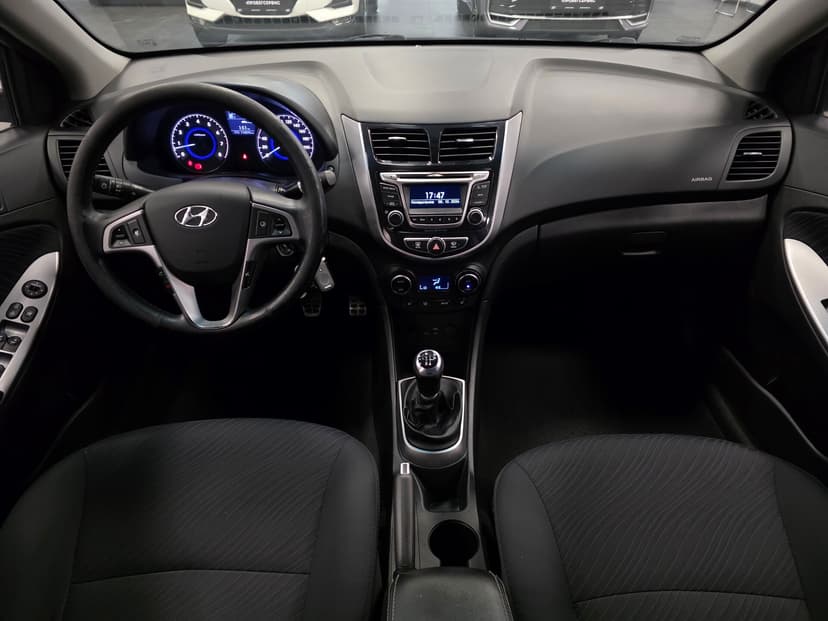 Hyundai Solaris с пробегом, 2015 год, Волгоград, 1.4 бензин, Механика - вид 11