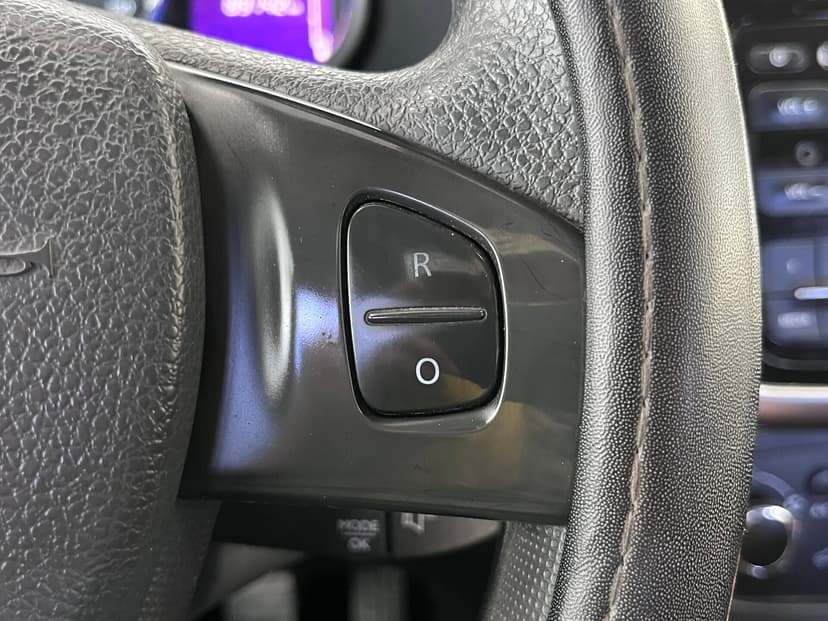 Renault Logan с пробегом, 2015 год, Волгоград, 1.6 бензин, Механика - вид 12