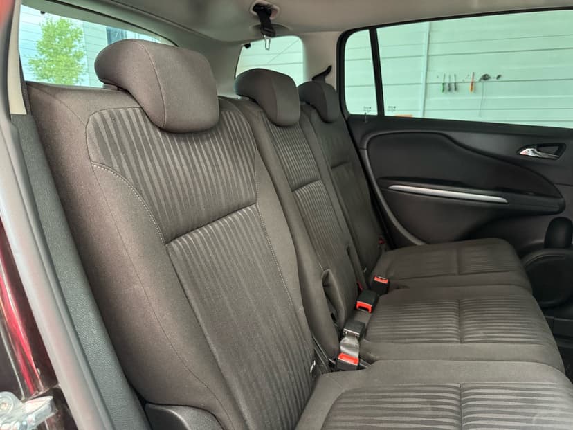 opel-zafira-2013-121-28