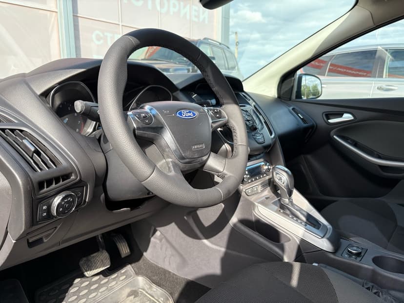 ford-focus-2013-111-8