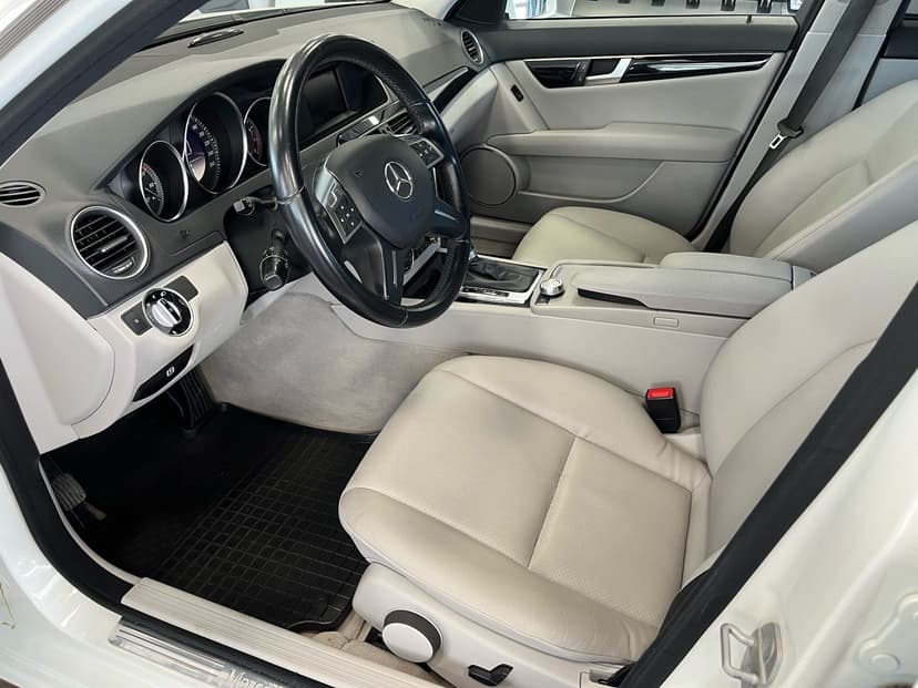 mercedes-benz-c-класс-2011-20-25