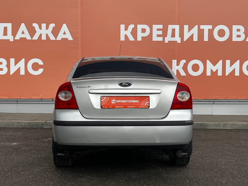 ford-focus-2007-594-5