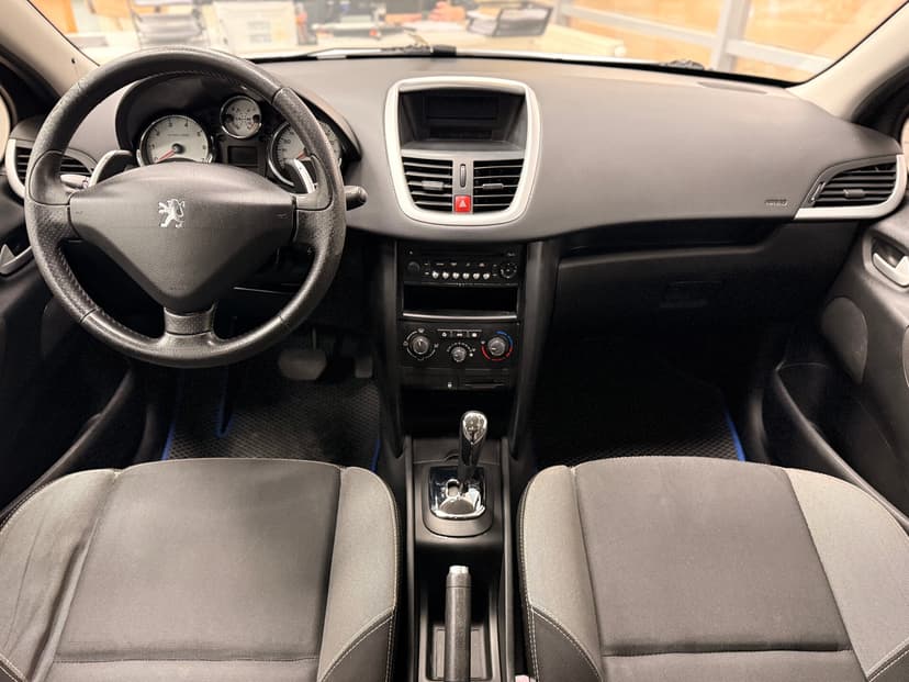 peugeot-207-2010-846-10