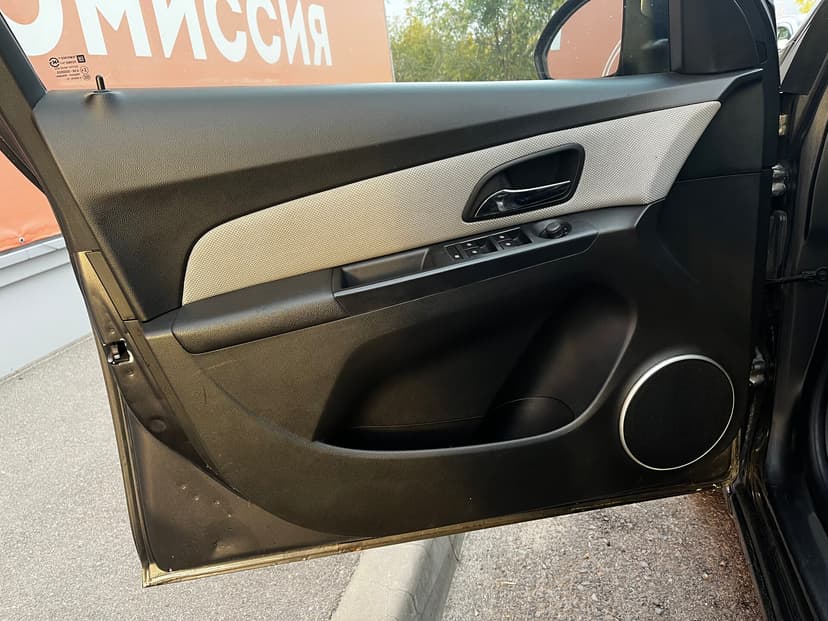 chevrolet-cruze-2011-435-16