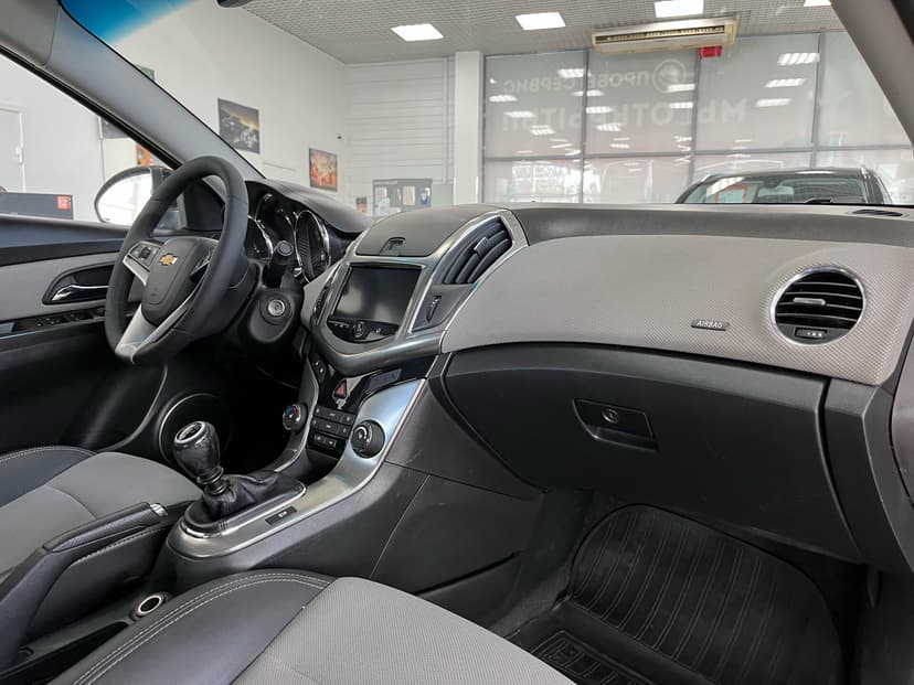 chevrolet-cruze-2013-144-32
