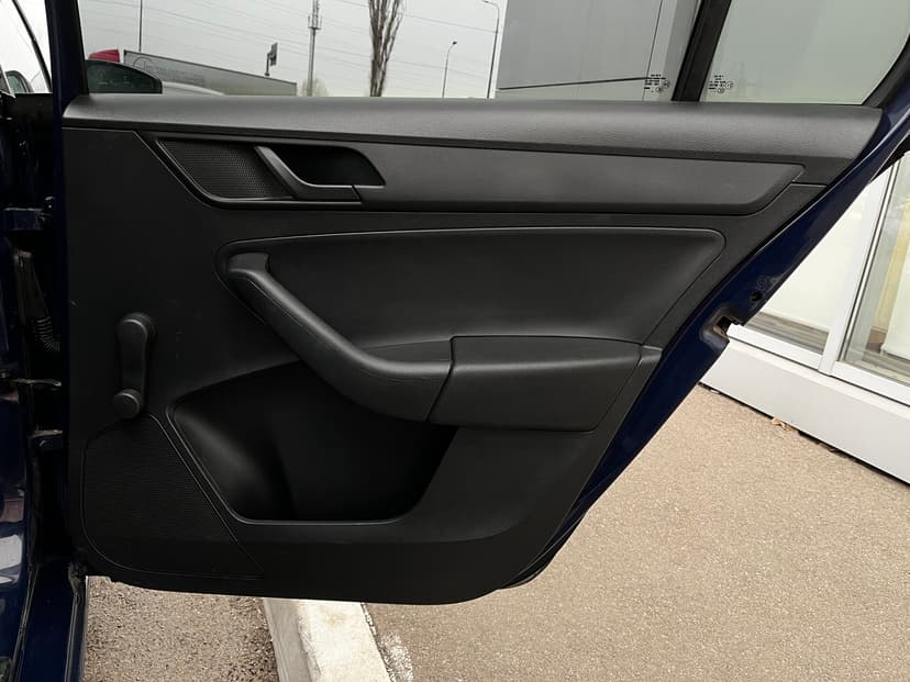 skoda-rapid-2015-824-13