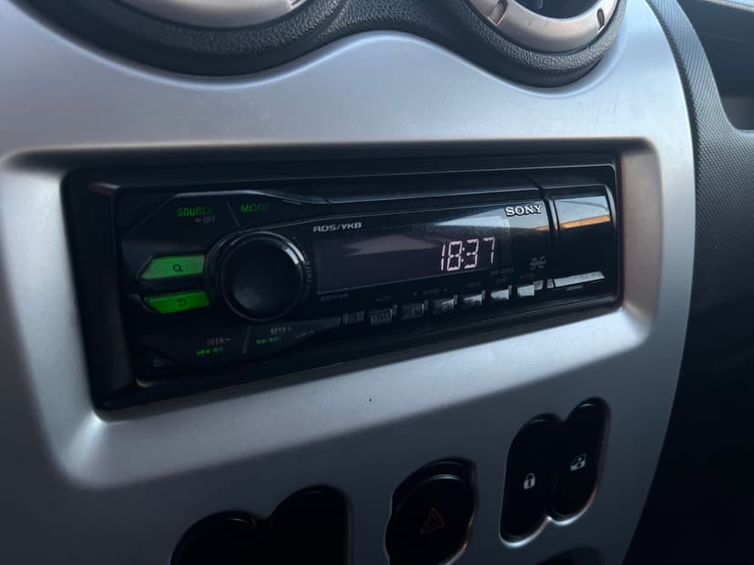 renault-logan-2013-62-10