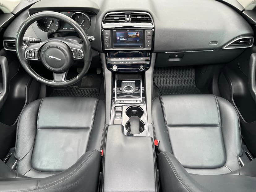 jaguar-f-pace-2016-31-8