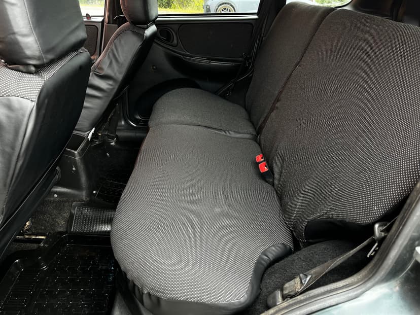 chevrolet-niva-2011-85-19