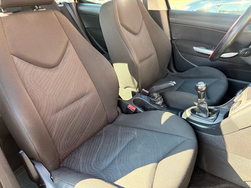 peugeot-308-2011-493-22