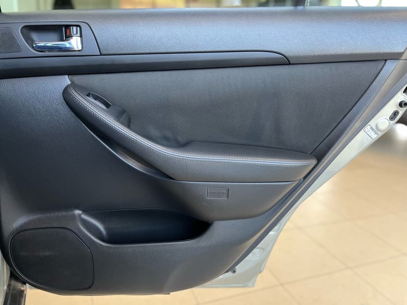 toyota-avensis-2008-125-28
