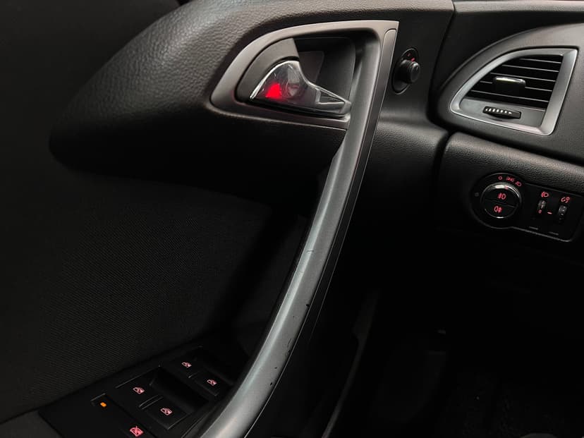 opel-astra-2013-811-19