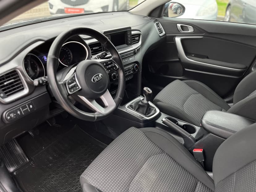 kia-ceed-2019-692-18