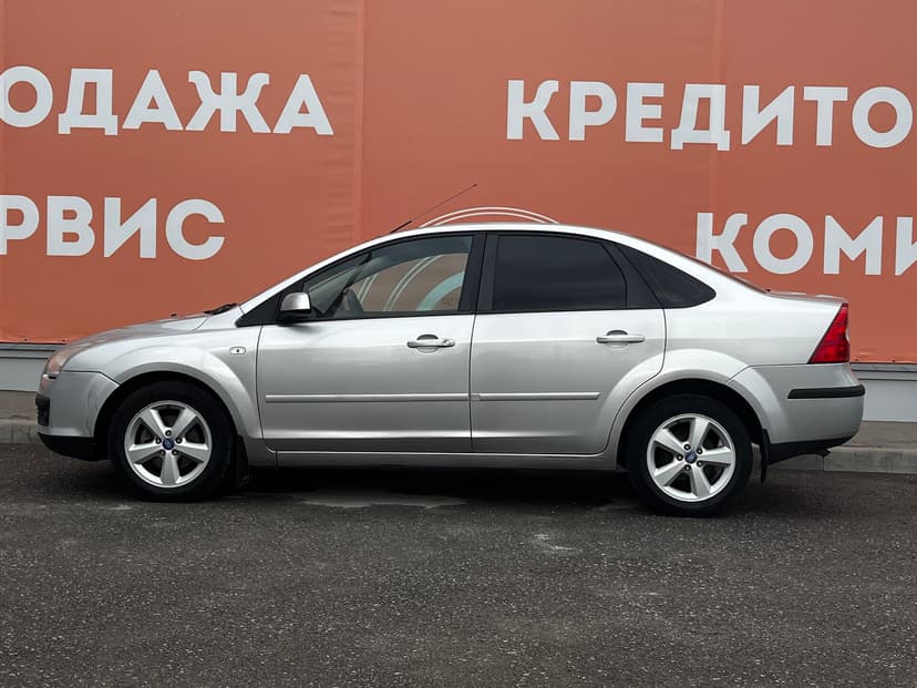 ford-focus-2007-594-7