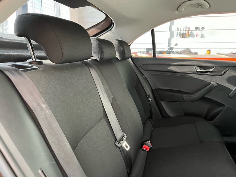 skoda-rapid-2018-147-28