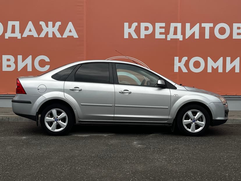 ford-focus-2007-594-3