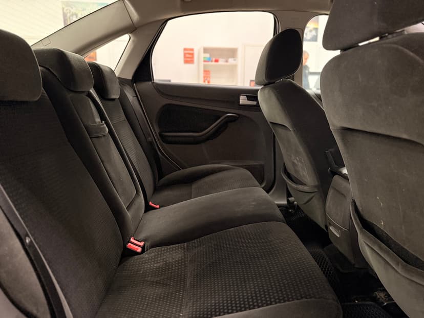 ford-focus-2007-789-22