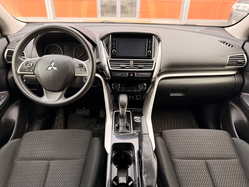 mitsubishi-eclipse cross-2018-868-10