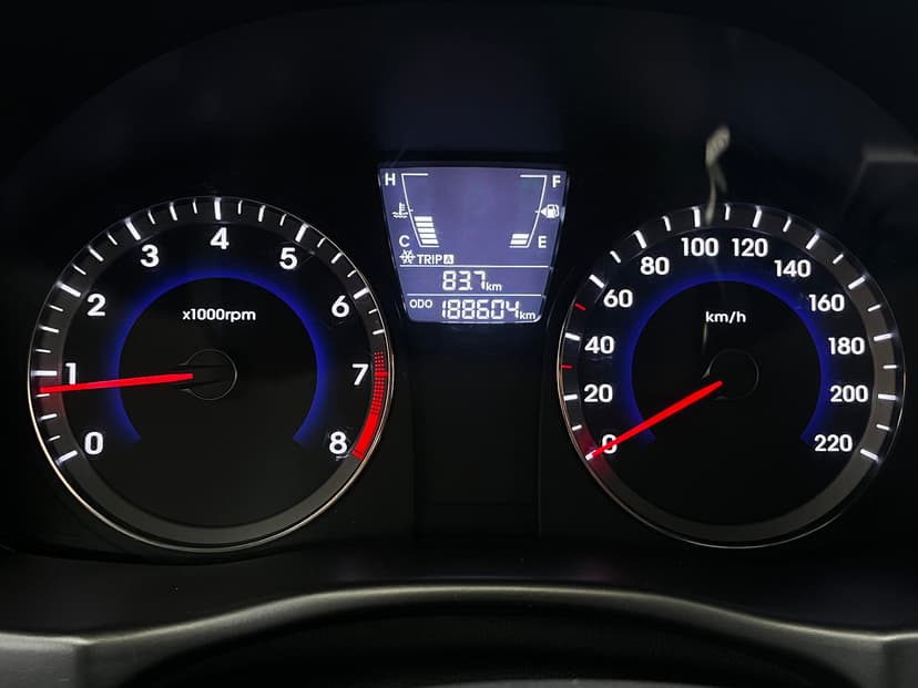 hyundai-solaris-2013-777-13