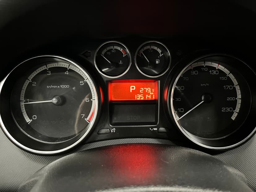 peugeot-408-2012-628-10