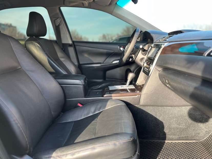 toyota-camry-2014-947-25