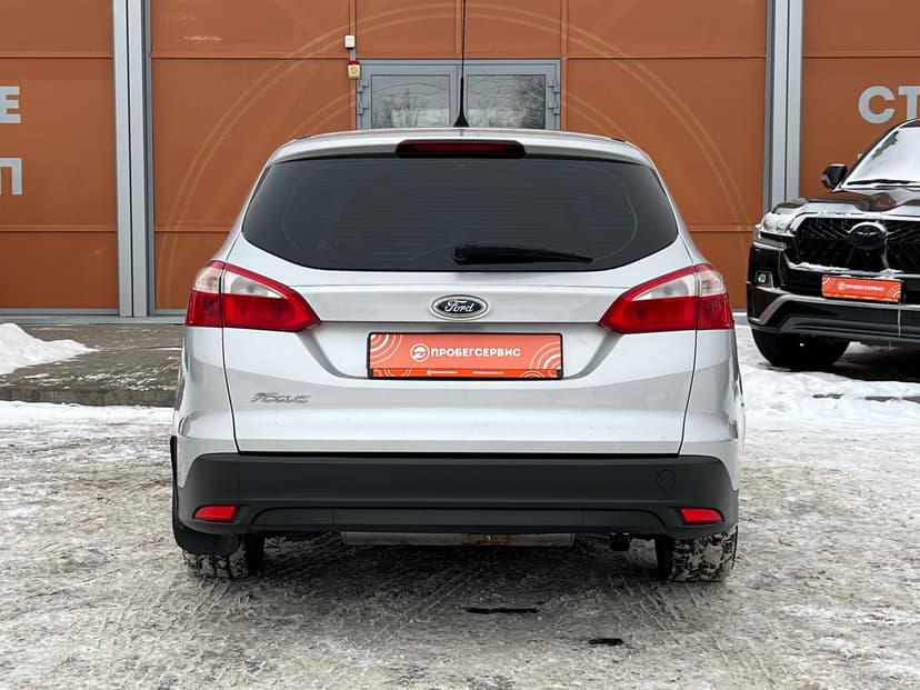 ford-focus-2013-111-5