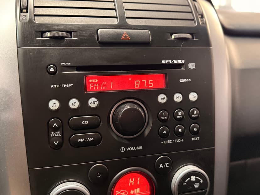 suzuki-grand vitara-2011-746-14