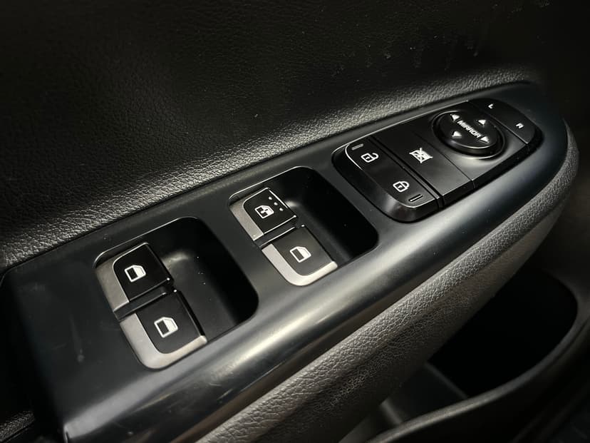 kia-rio x-line-2017-1219-21