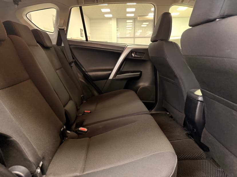 toyota-rav4-2015-839-24