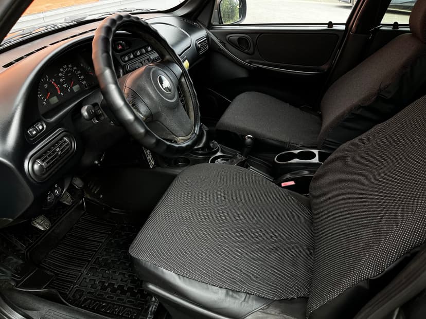 chevrolet-niva-2011-85-18