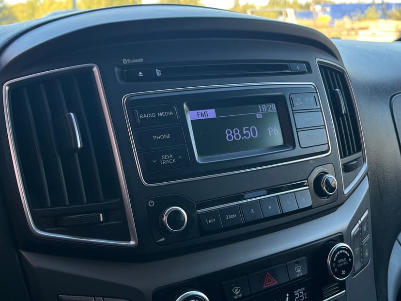 hyundai-h-1-2018-66-15