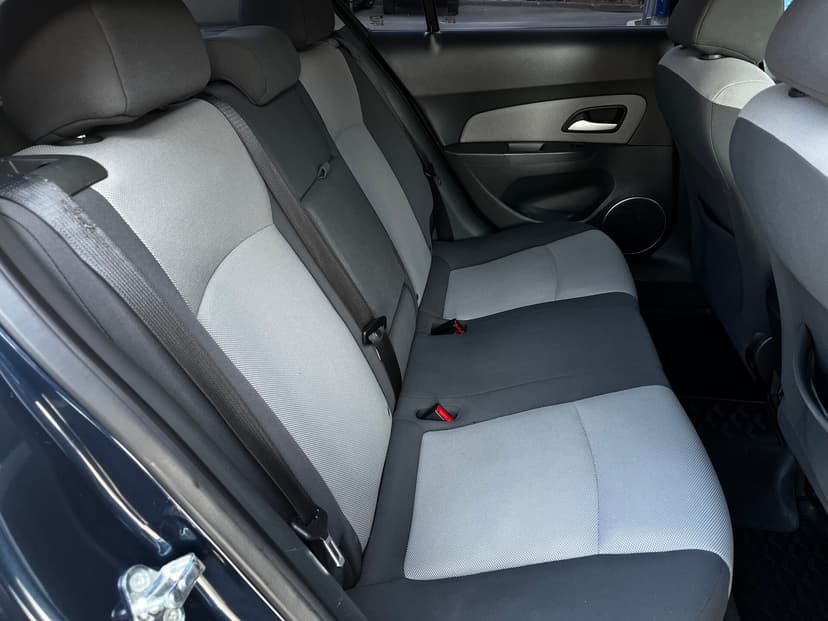 chevrolet-cruze-2010-552-18