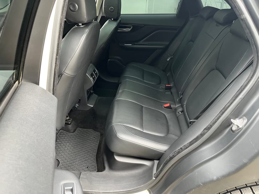 jaguar-f-pace-2016-31-25