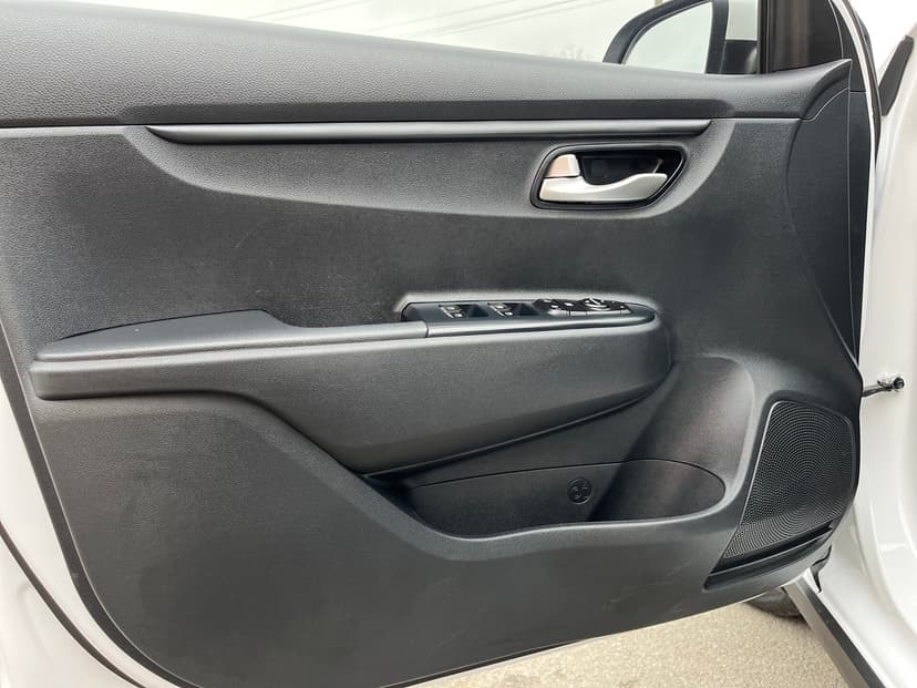 kia-rio x-2021-708-20