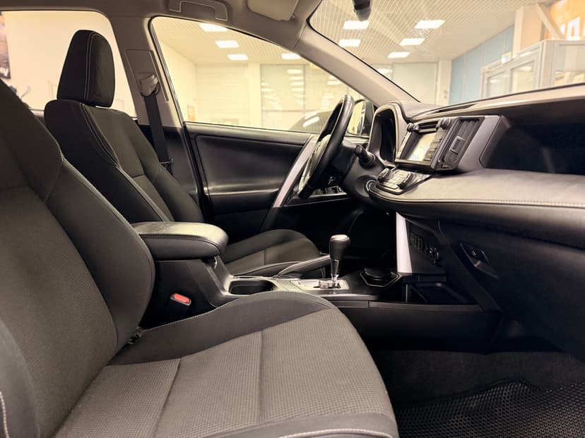 toyota-rav4-2015-839-20