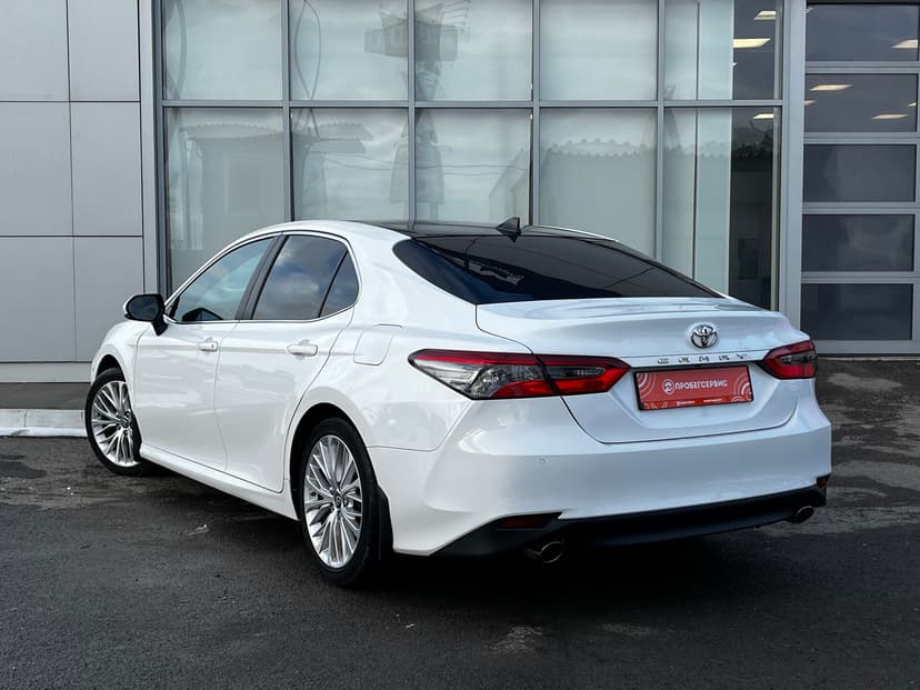 toyota-camry-2018-930-6
