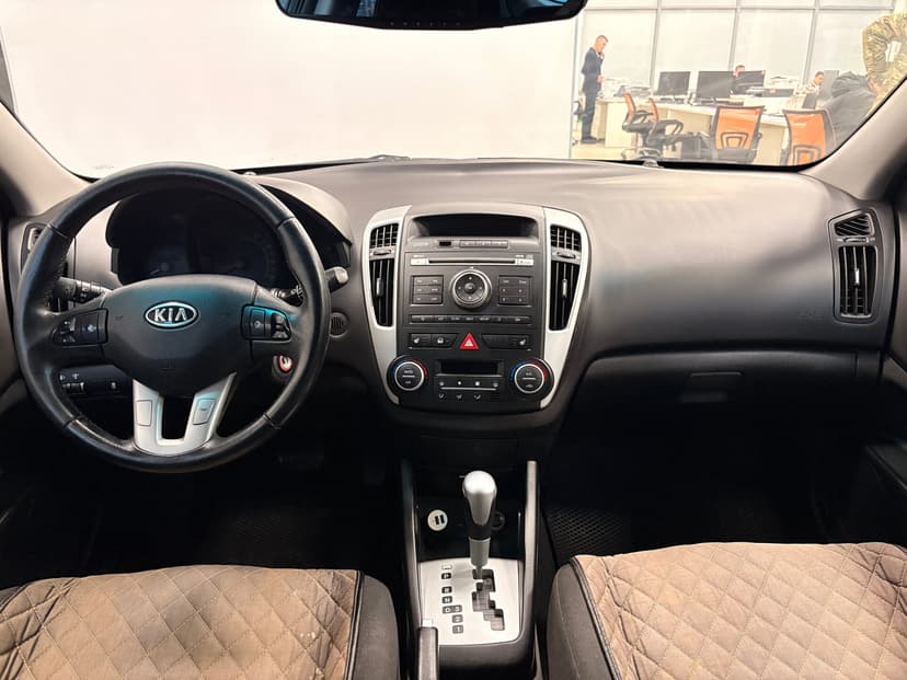 kia-ceed-2011-395-8