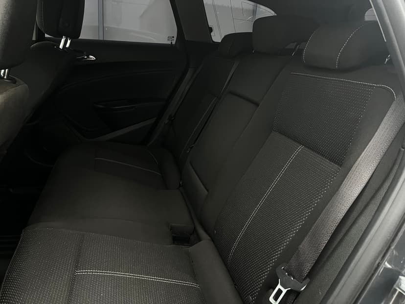 opel-astra-2013-831-23