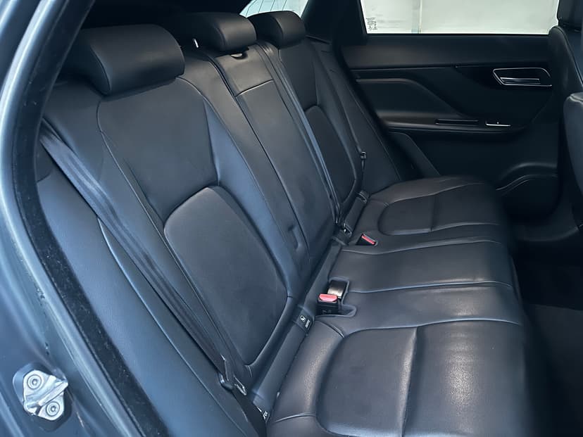 jaguar-f-pace-2016-31-28