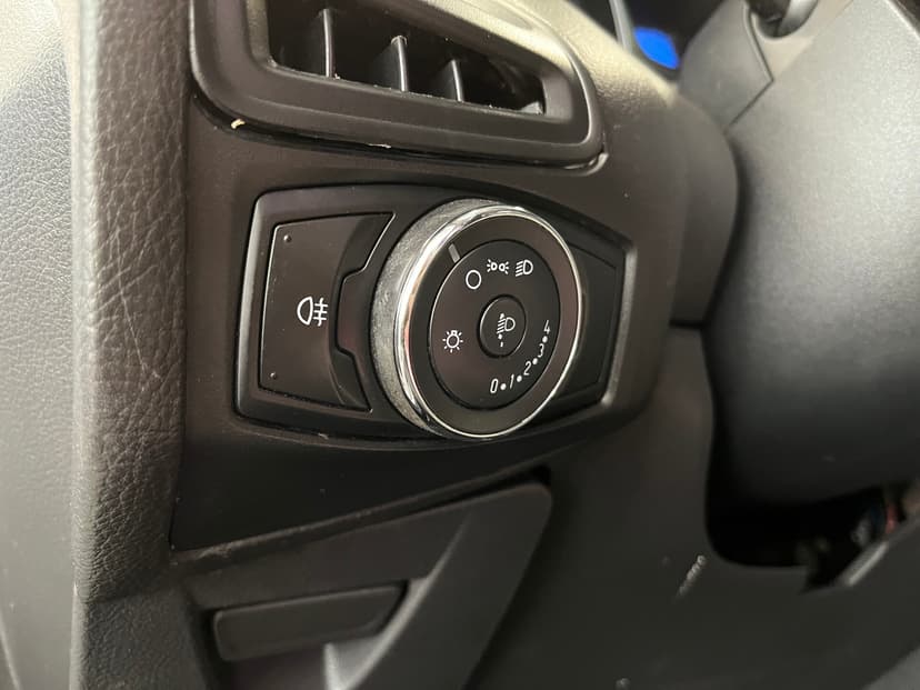 ford-focus-2012-25-9