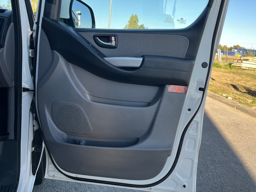 hyundai-h-1-2018-66-26