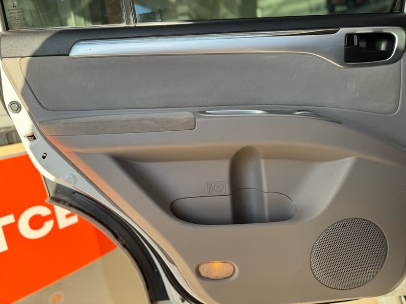 mitsubishi-pajero sport-2010-113-22