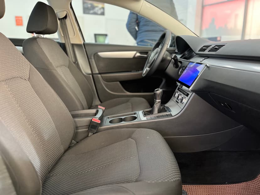 volkswagen-passat-2012-942-17