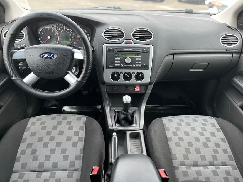 ford-focus-2007-762-9