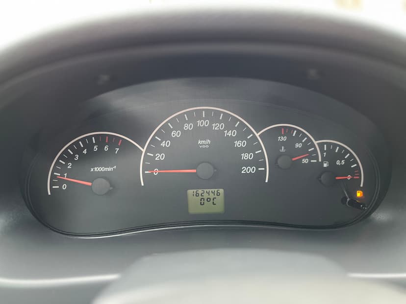 ваз (lada)-priora-2012-1030-12